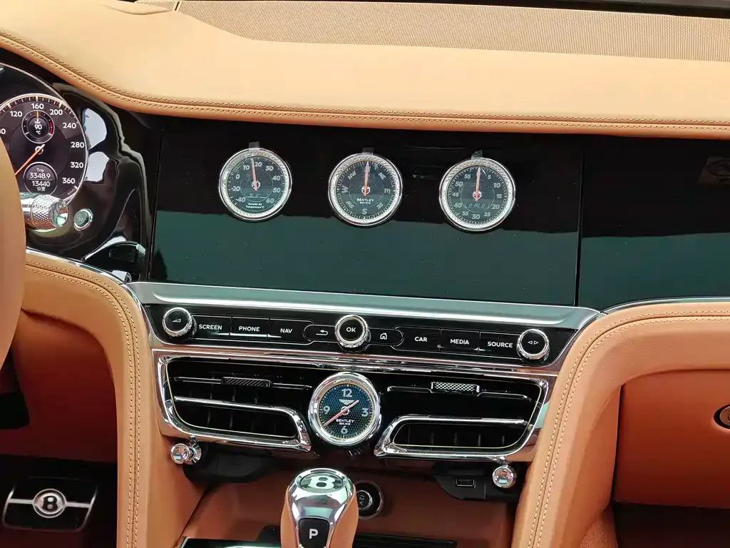 Bentley Flying Spur — фото 8