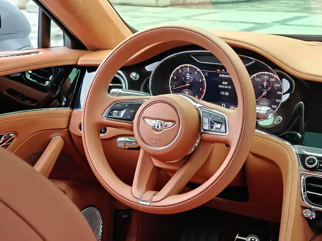 Bentley Flying Spur — фото 9