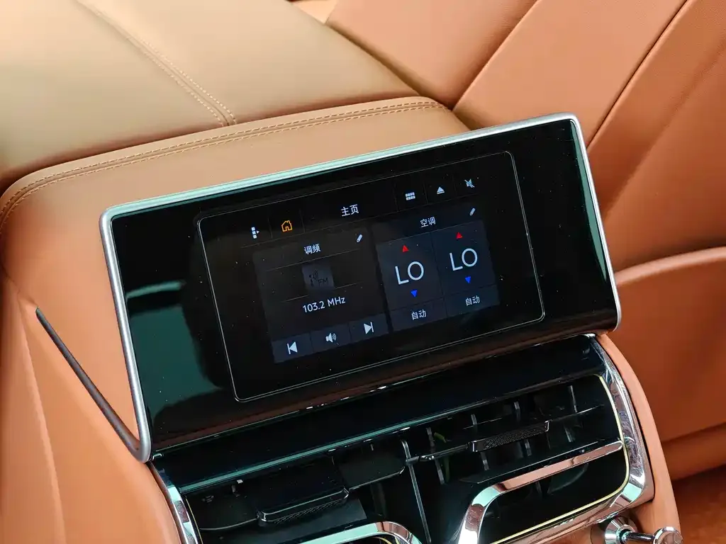 Bentley Flying Spur — фото 2