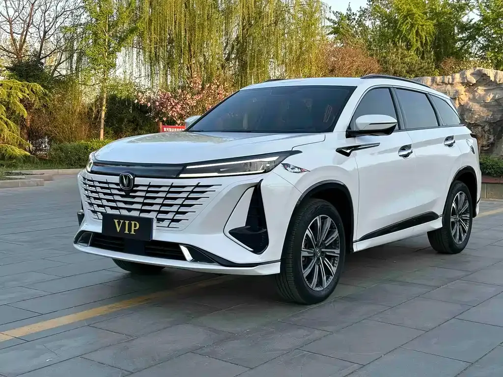 Changan CS75PLUS — фото 1