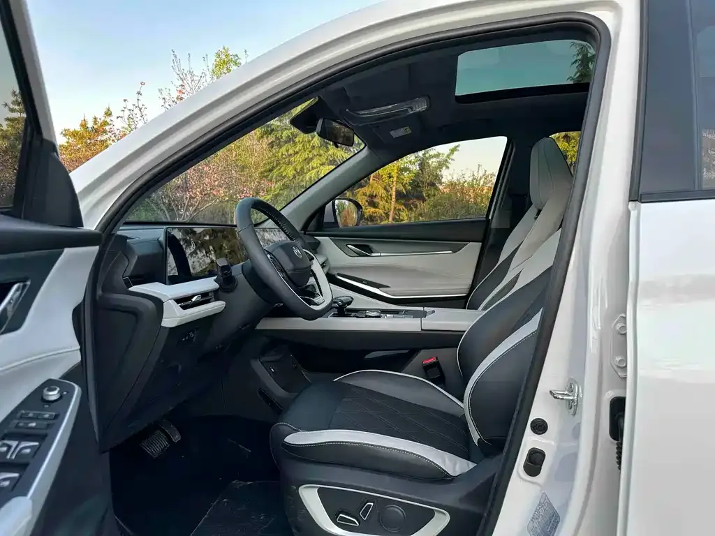 Changan CS75PLUS — фото 2