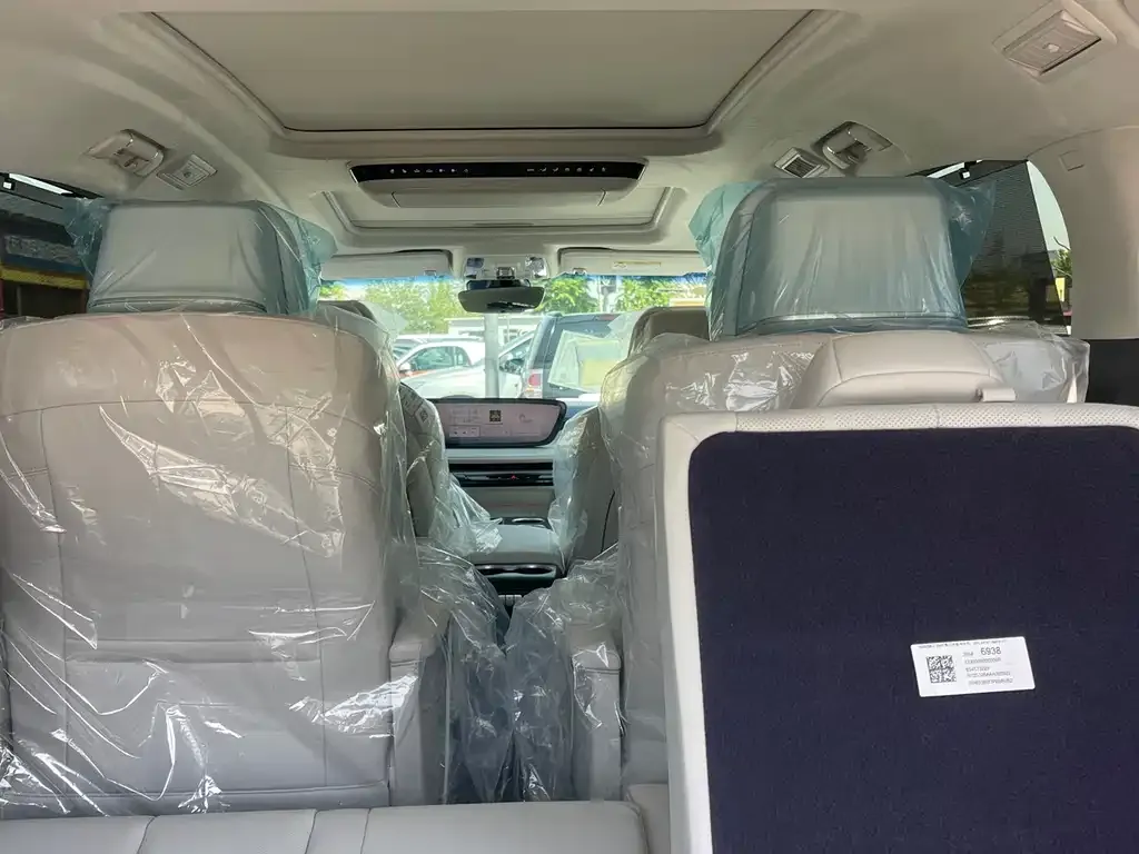 Buick GL8 Hybrid — фото 2