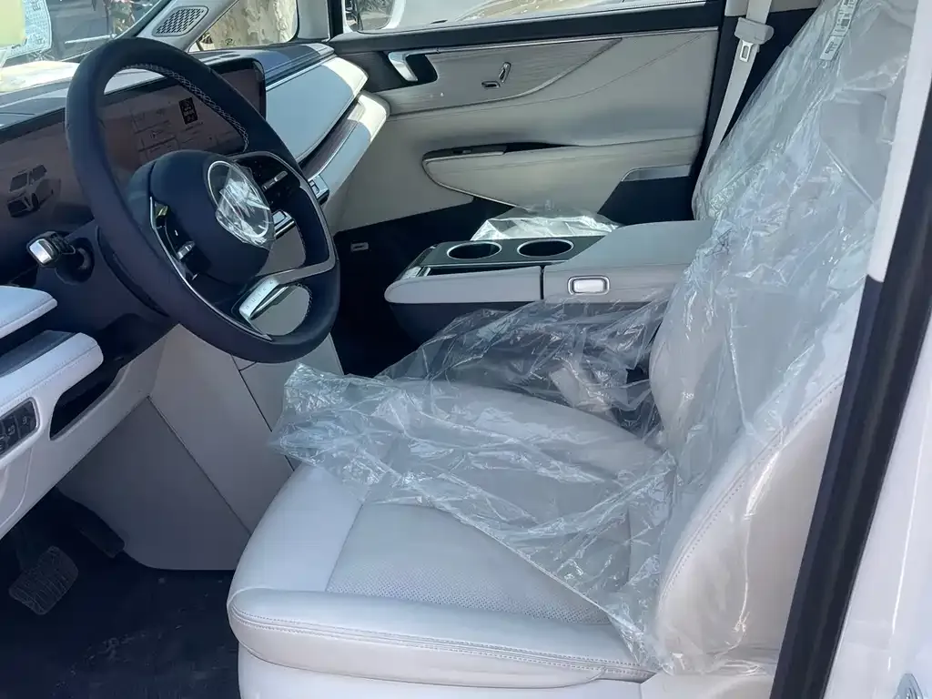 Buick GL8 Hybrid — фото 10