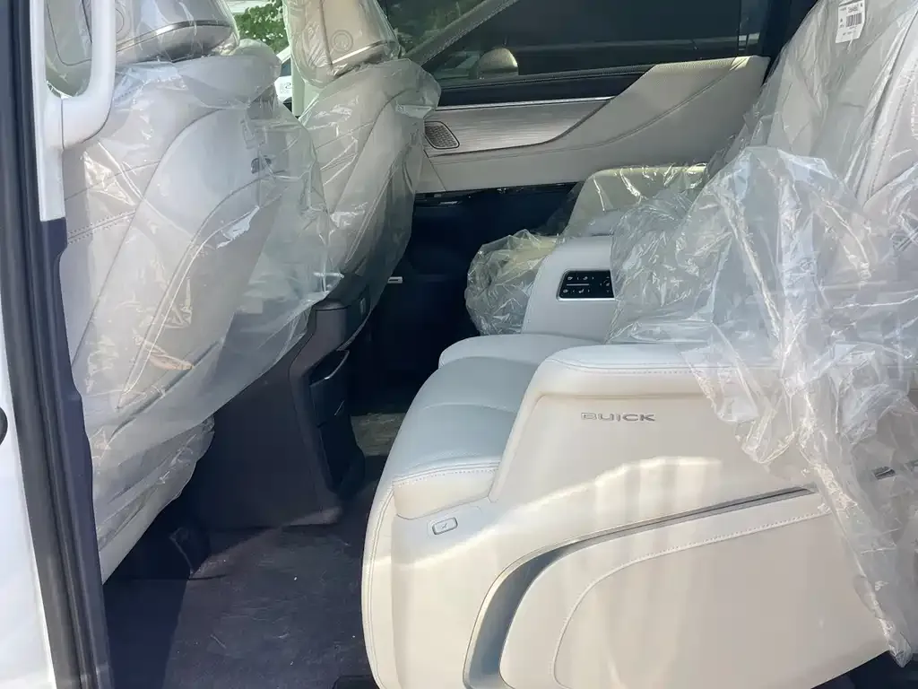 Buick GL8 Hybrid — фото 4
