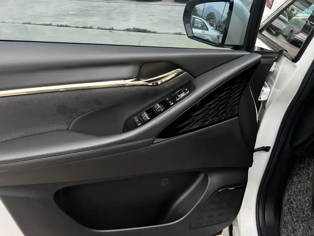 GAC Motor Trumpchi M8 — фото 2