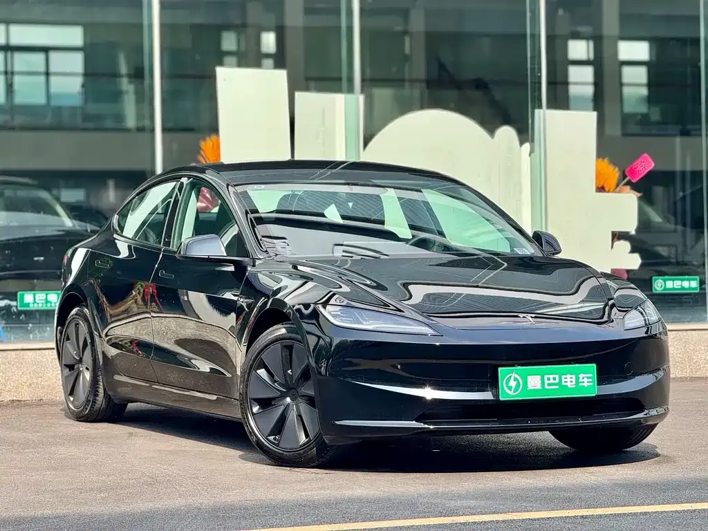 Tesla Model 3 — фото 6