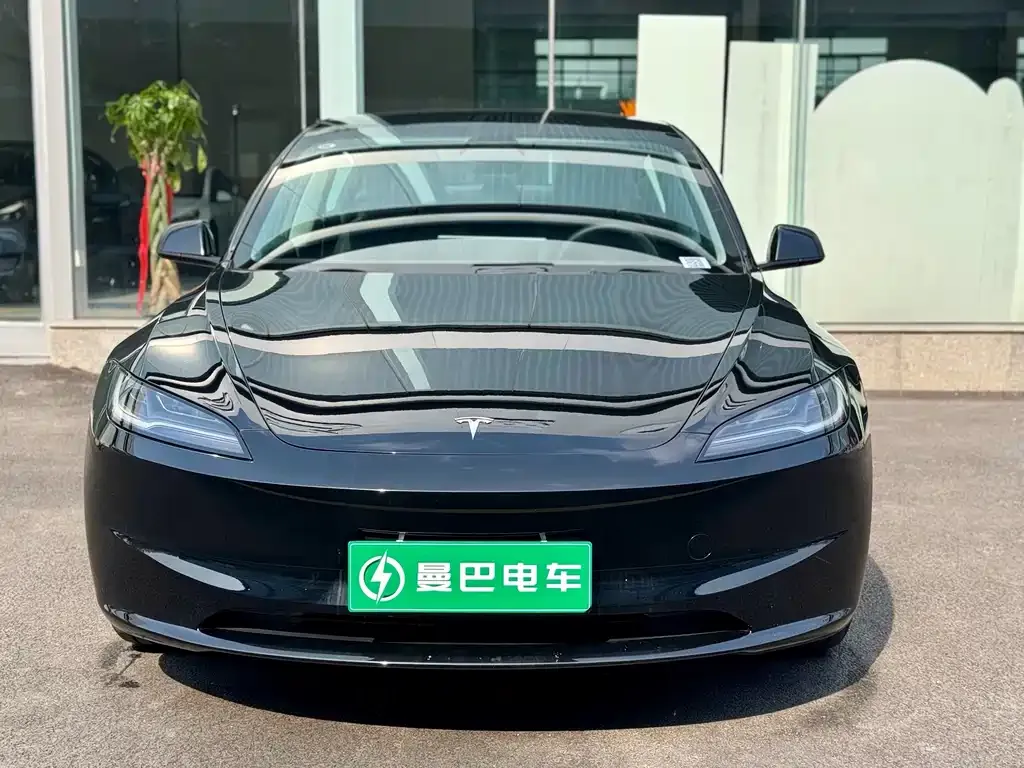 Tesla Model 3 — фото 7