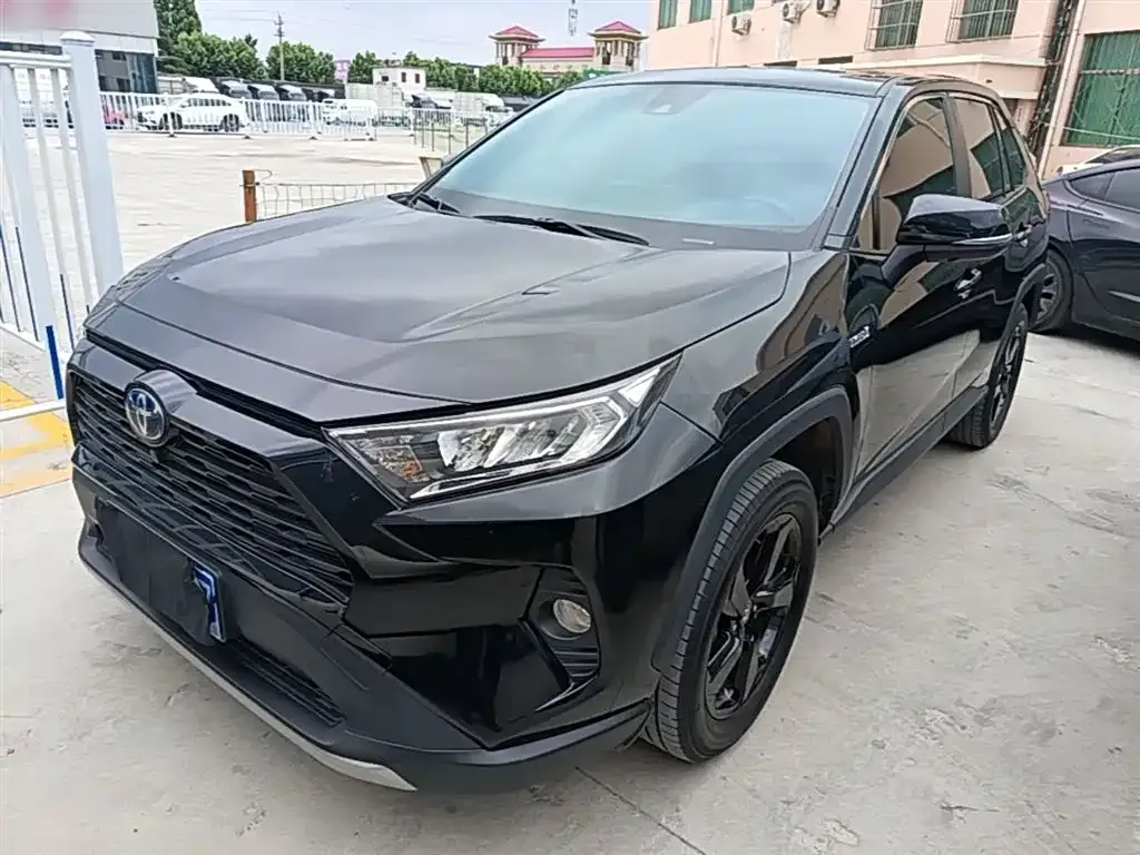 Toyota RAV4 — фото 10