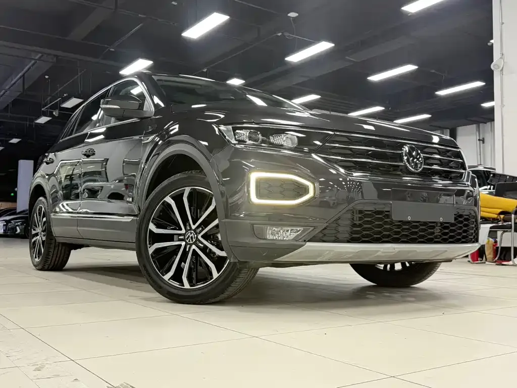 Volkswagen T-Roc — фото 7