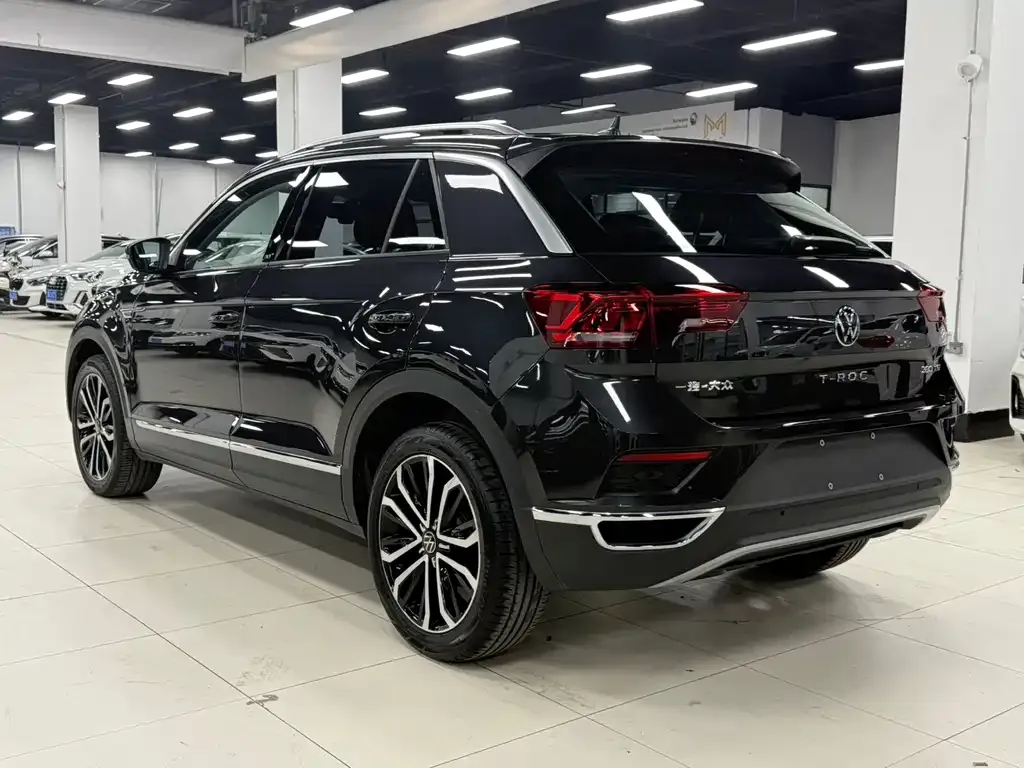 Volkswagen T-Roc — фото 5