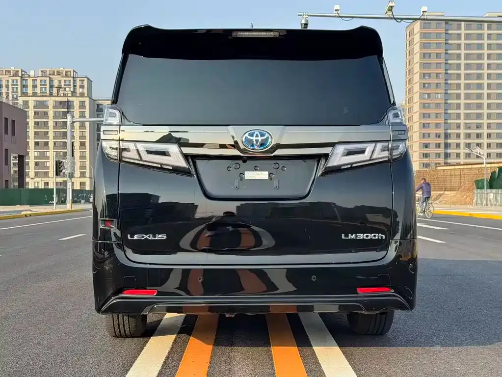 Toyota Vellfire — фото 3