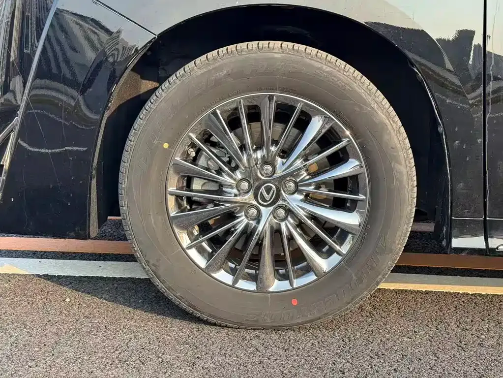 Toyota Vellfire — фото 9
