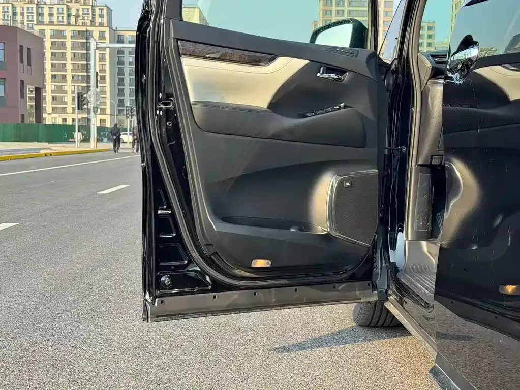 Toyota Vellfire — фото 7