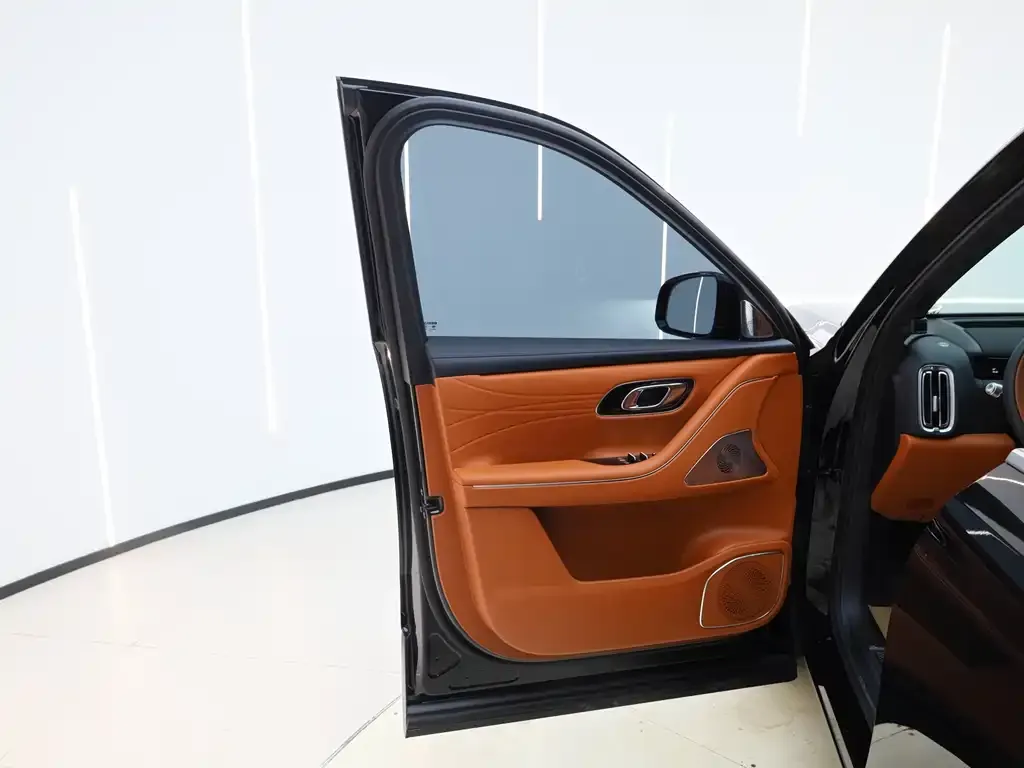 Geely Galaxy M9 — фото 5