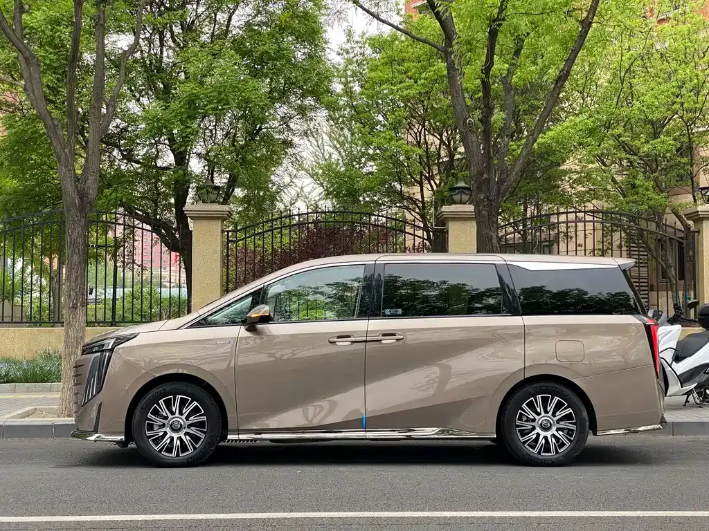 GAC Motor Trumpchi E9 — фото 2