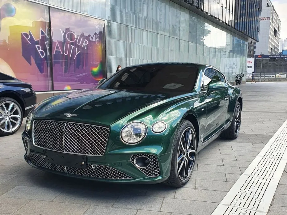 Bentley Continental 2022 из KR, фото 8