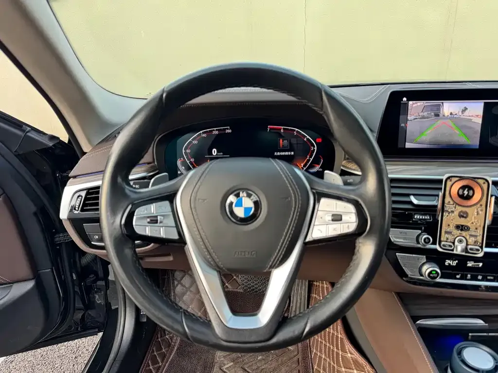 BMW 5 Series — фото 3
