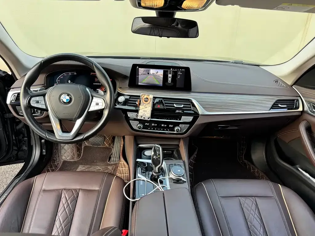 BMW 5 Series — фото 4