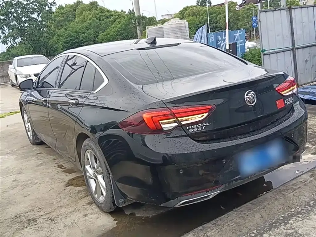 Buick Regal — фото 10