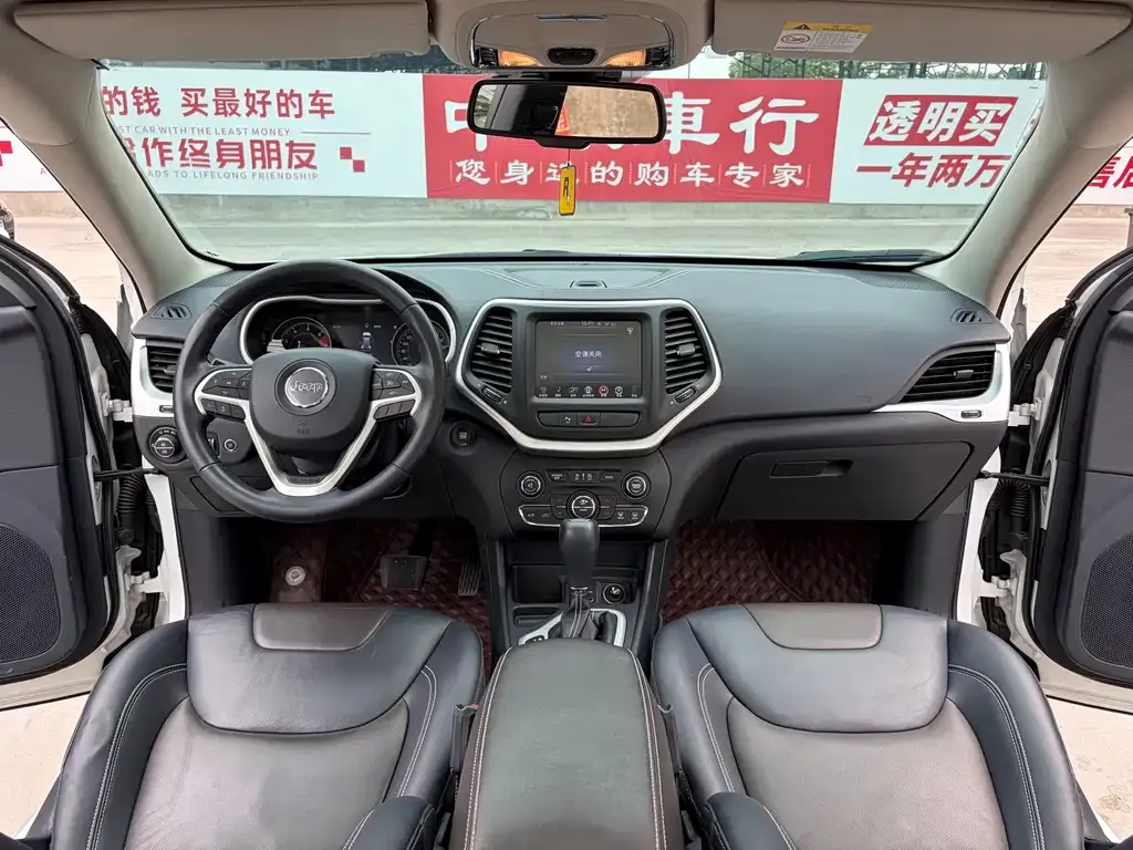 Jeep Cherokee 2021 из CN, фото 9