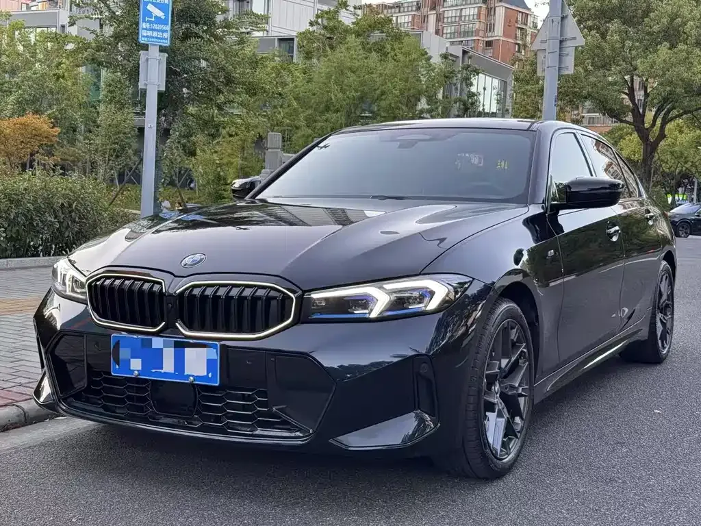 BMW 3 Series 330Li Premium M Sport Night 1