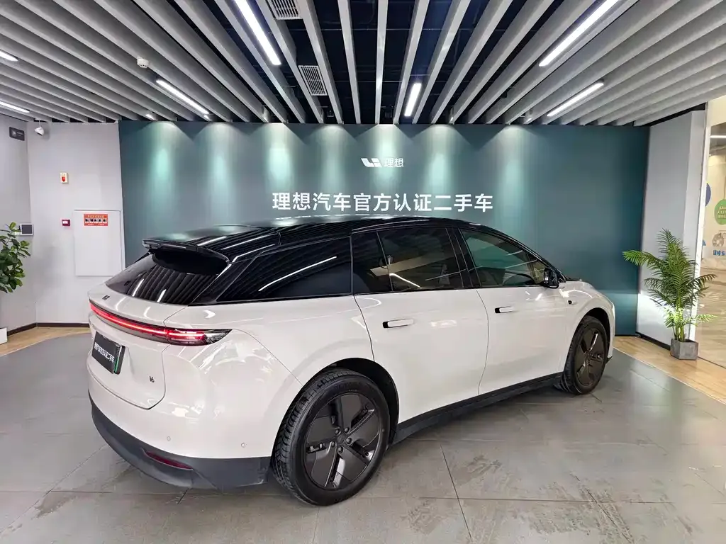 Li Auto i6 — фото 3