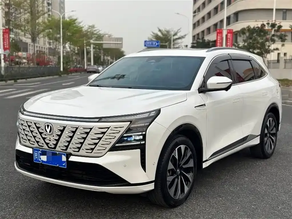 Changan CS75PLUS — фото 1