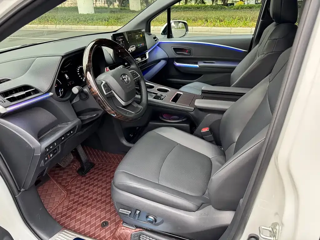 Toyota Granvia — фото 9