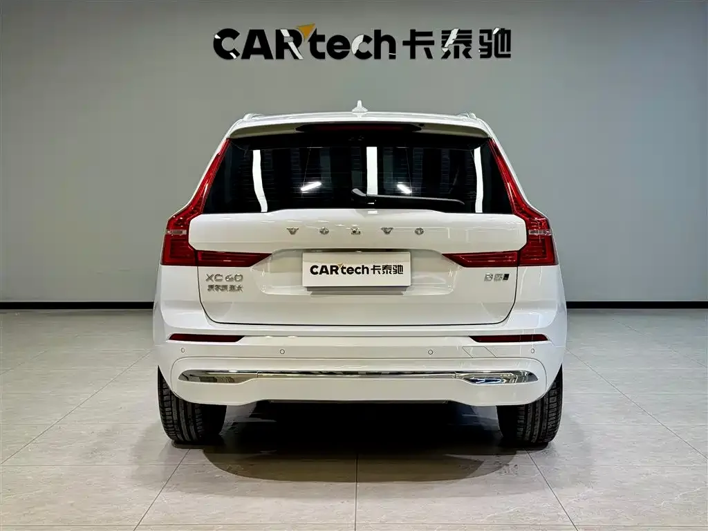 Volvo XC60 — фото 7