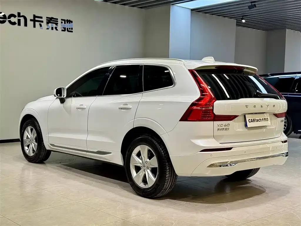 Volvo XC60 — фото 3