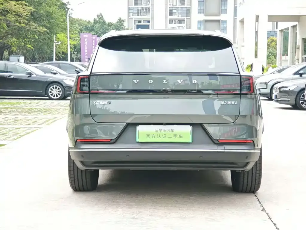 Volvo XC70 Plug-in Hybrid 2025 из CN, фото 4