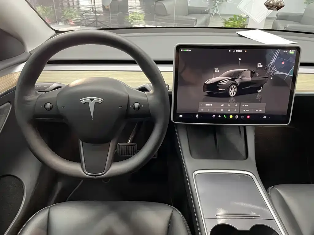 Tesla Model Y — фото 8