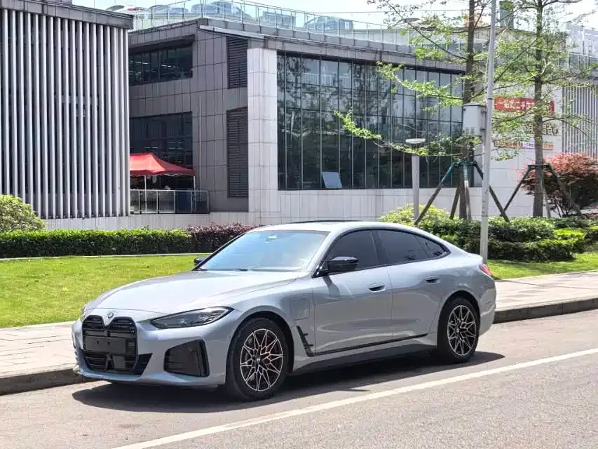 BMW i4
