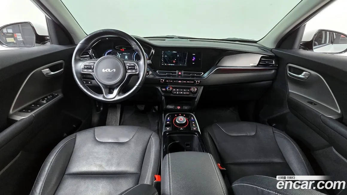 Kia Niro — фото 9