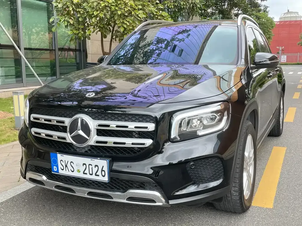 Mercedes-Benz GLB — фото 1