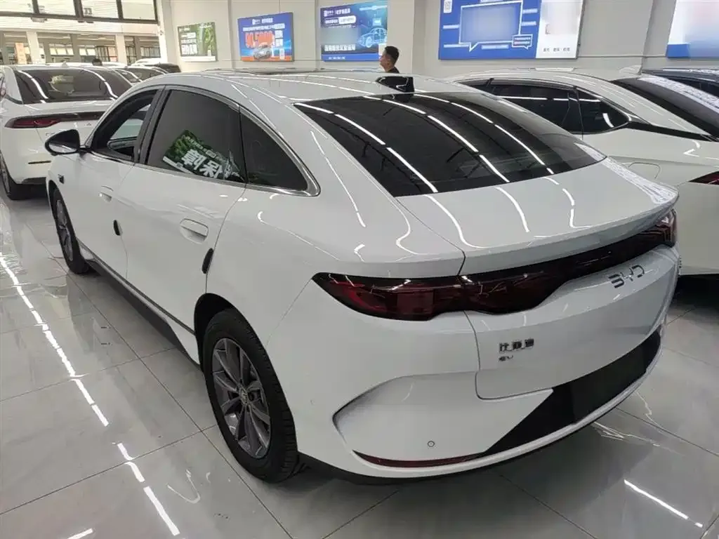 BYD Qin L — фото 10