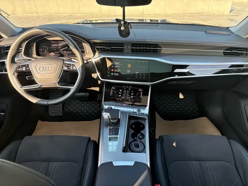 Audi A7L — фото 6