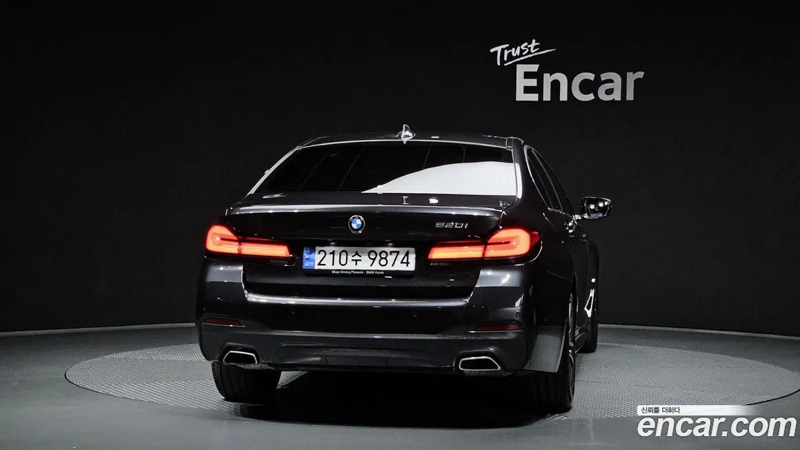 BMW 5-Series 2023 из KR, фото 2
