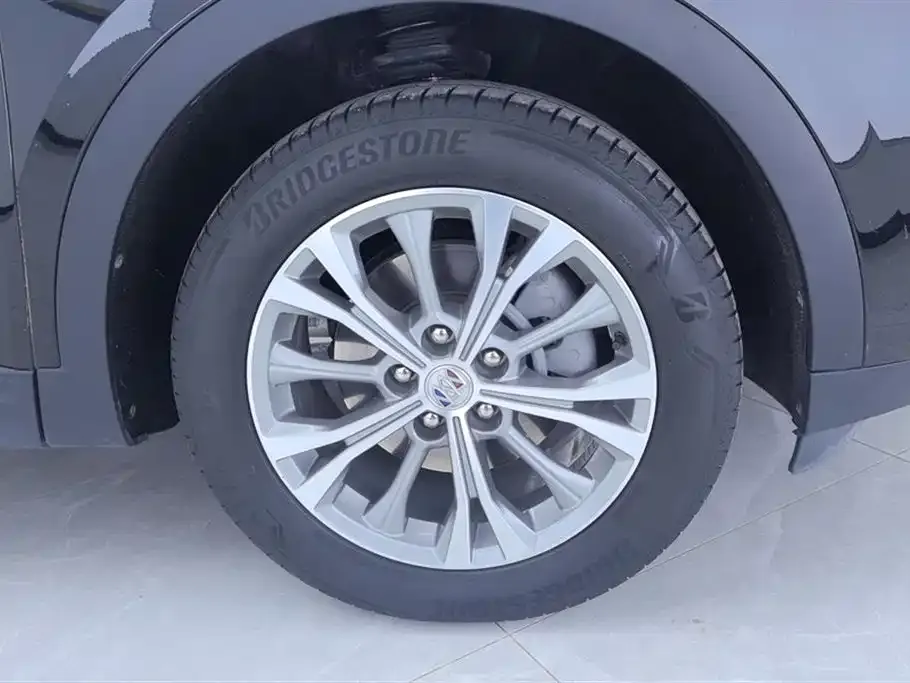 Buick Envision Plus — фото 5