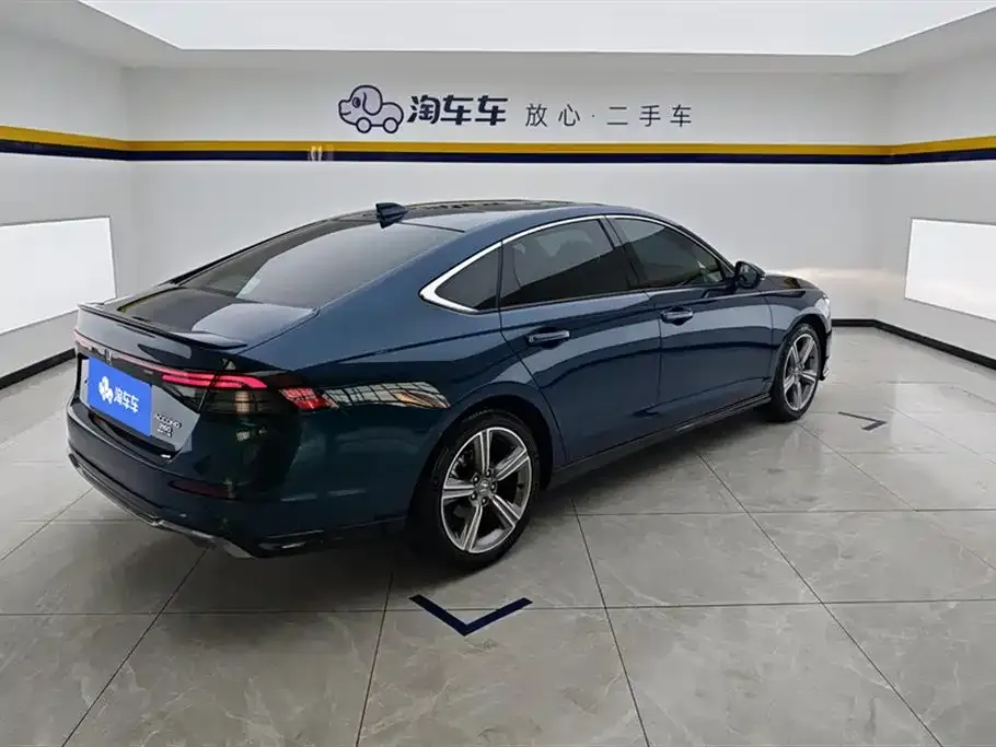 Honda Accord — фото 8