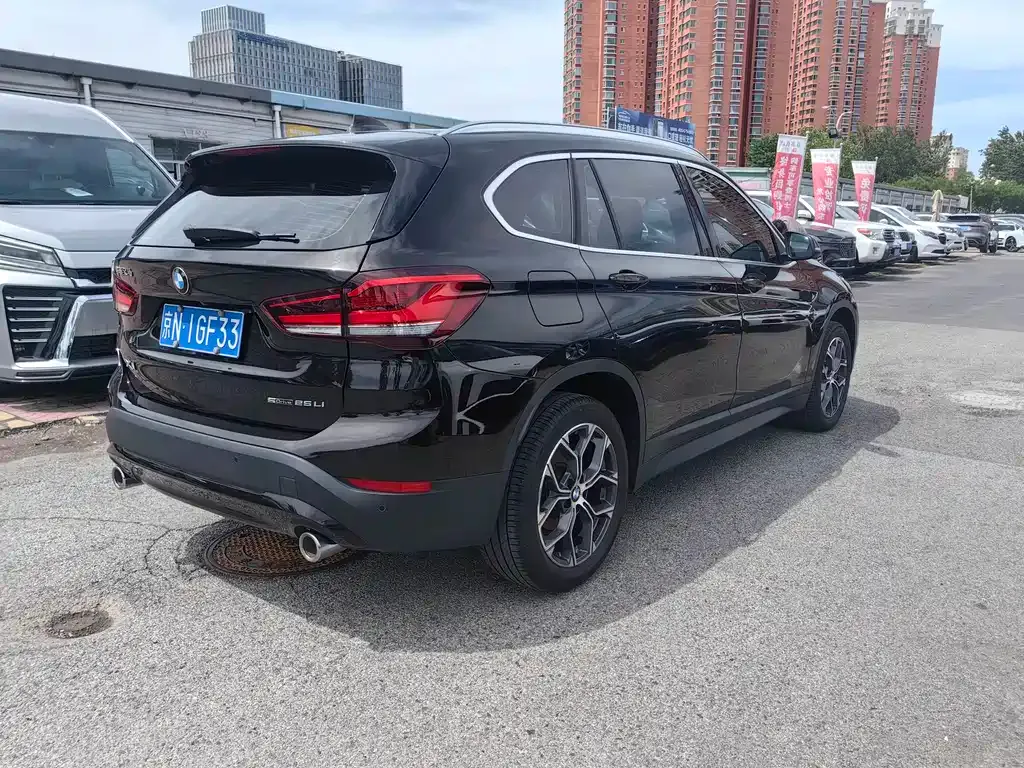 BMW X1 — фото 10