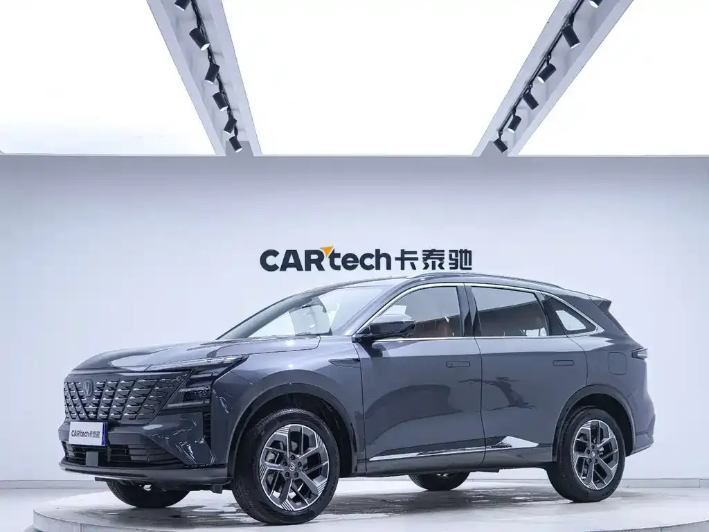 Changan CS75PLUS — фото 1
