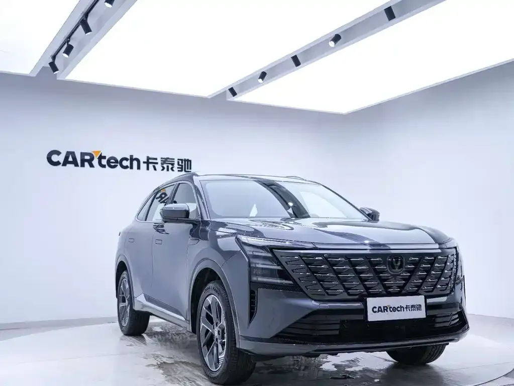 Changan CS75PLUS — фото 3