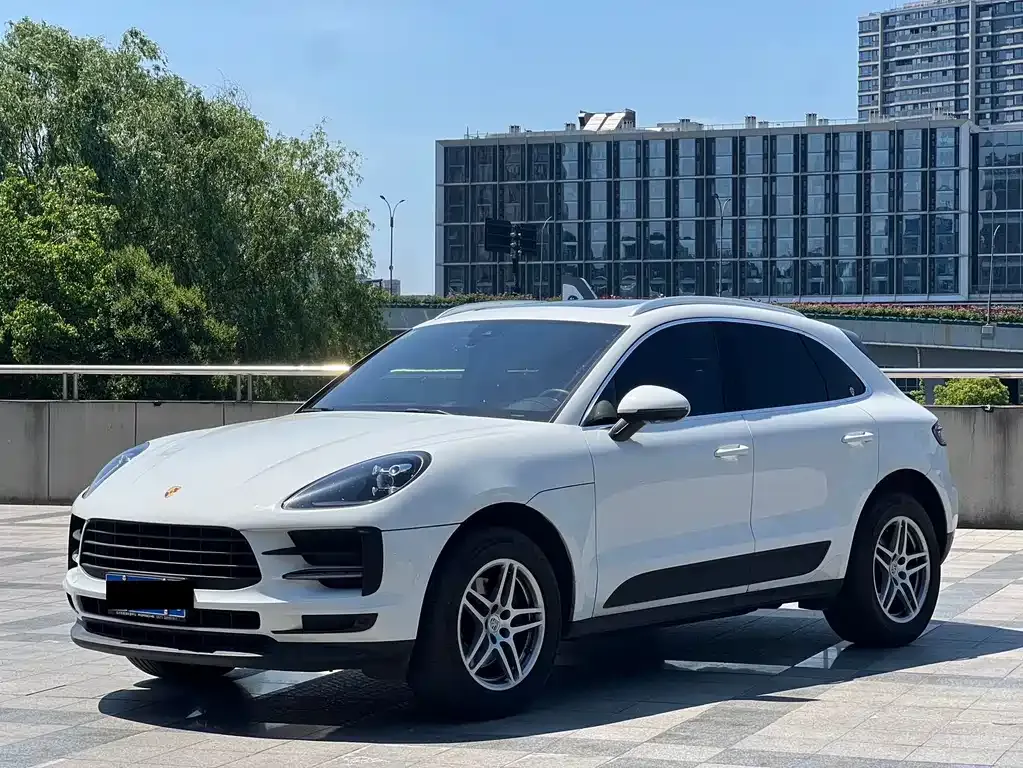 Porsche Macan — фото 1