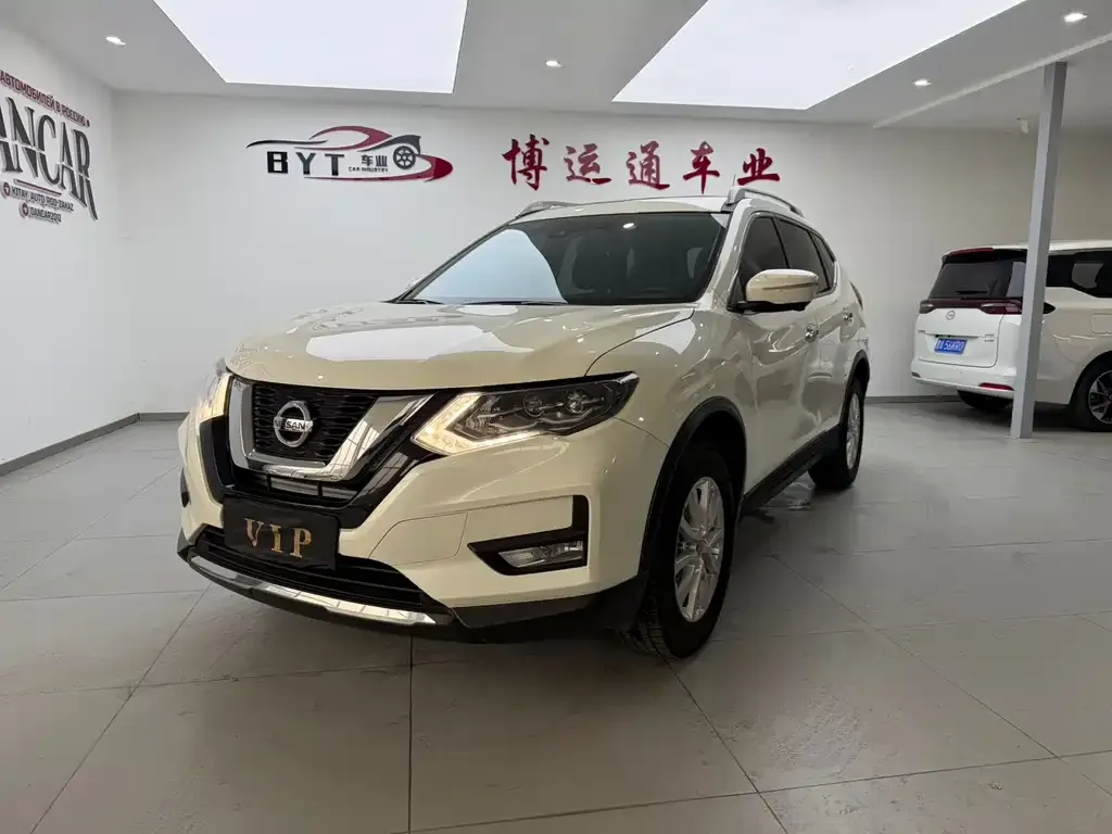 Nissan X-Trail — фото 1
