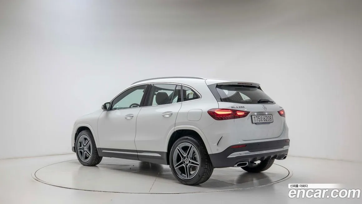 Mercedes-Benz GLA-Class — фото 7