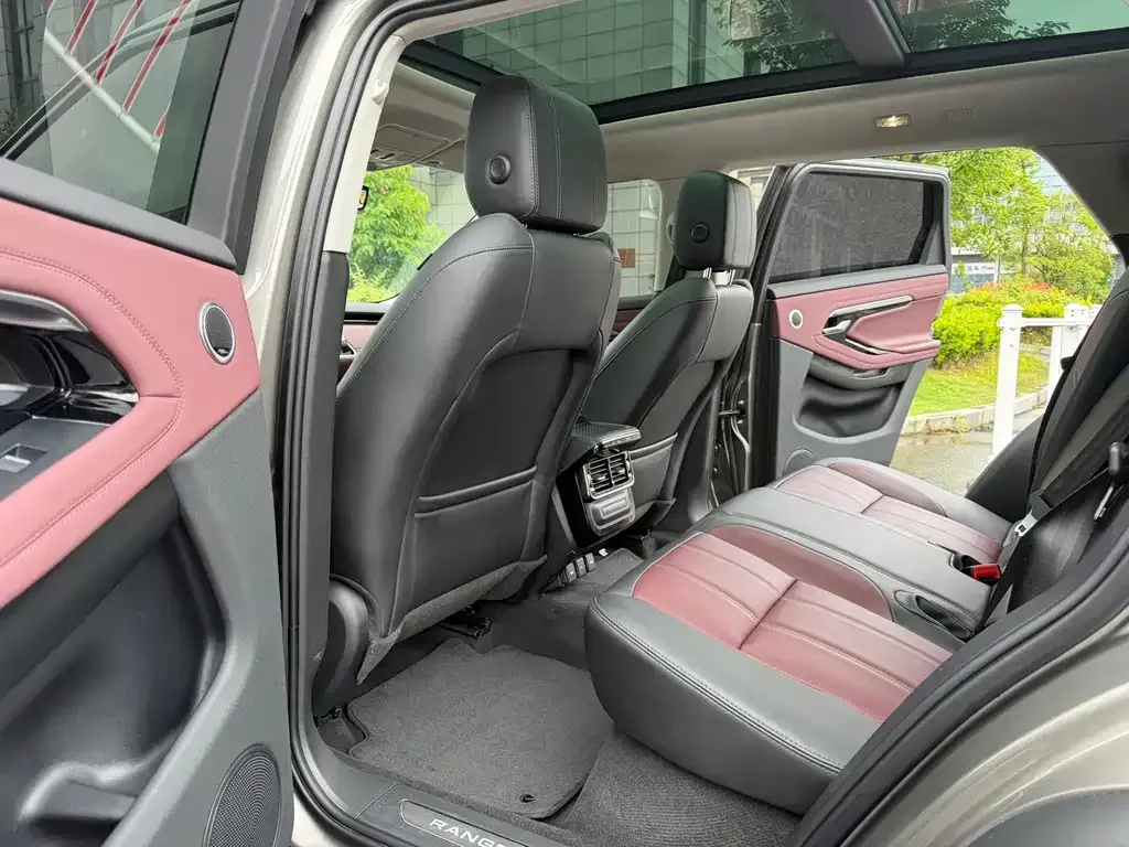 Land Rover Evoque 2023 из CN, фото 4