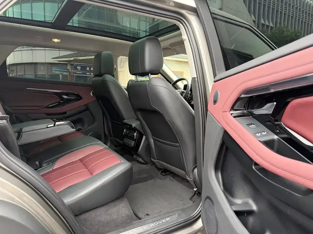 Land Rover Evoque 2023 из CN, фото 6