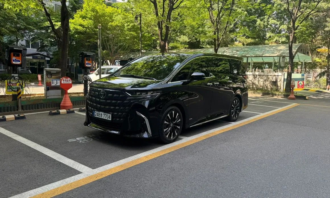 Toyota Alphard — фото 6