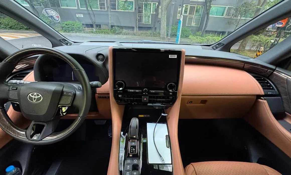 Toyota Alphard — фото 5